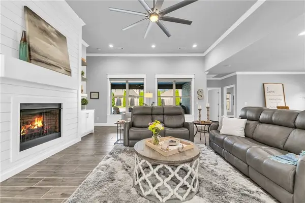 1600 Glastonbury Dr, Centerton, AR 72719