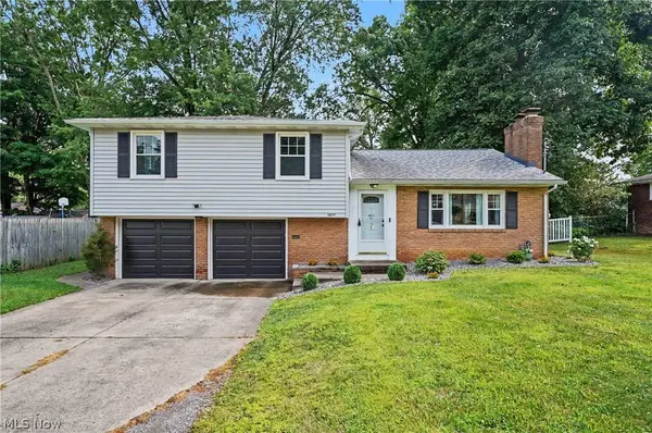 3877 Ayrshire DR, Youngstown, OH 44511