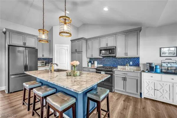 3998 Mary WAY, Canfield, OH 44406
