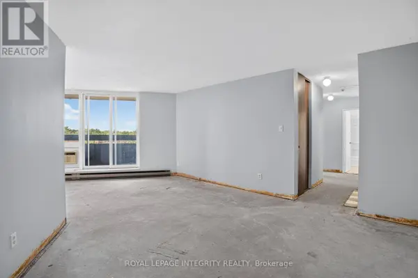2000 Jasmine CRES #606, Ottawa, ON K1J8K4