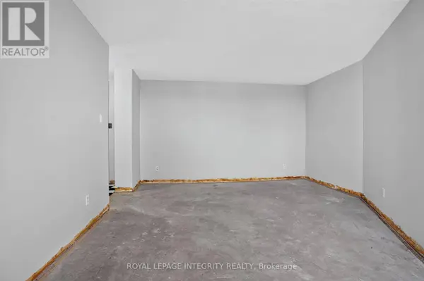 2000 Jasmine CRES #606, Ottawa, ON K1J8K4