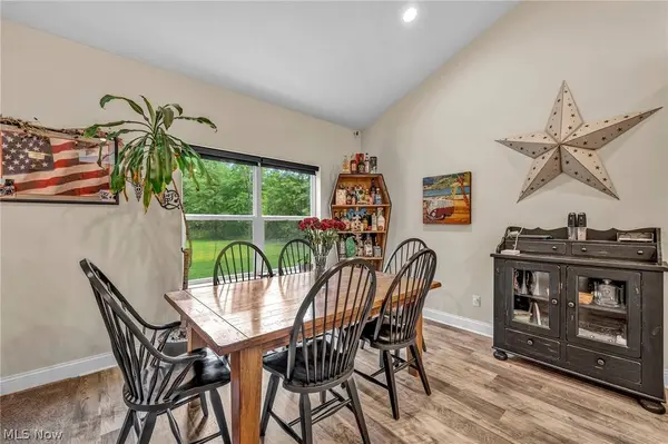 4331 Palmyra RD, Lordstown, OH 44481