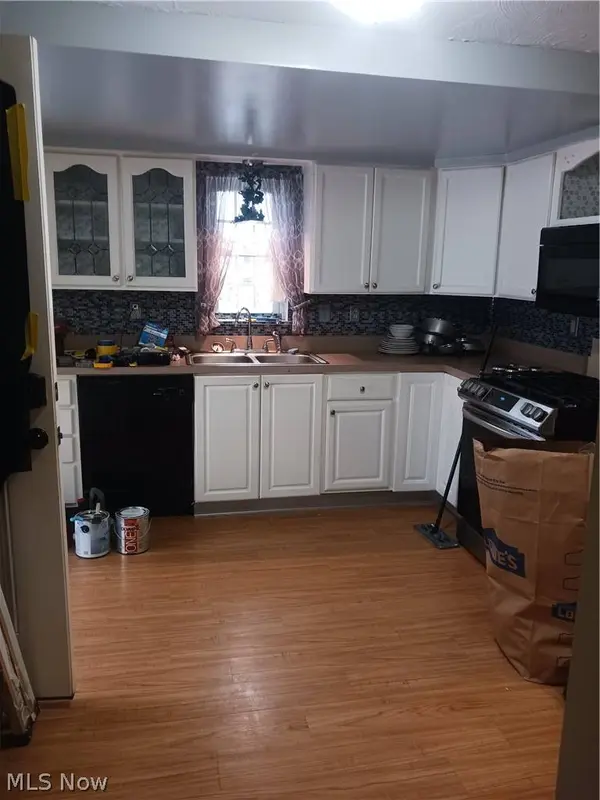17 Wilson AVE, Girard, OH 44420