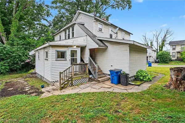17 Wilson AVE, Girard, OH 44420