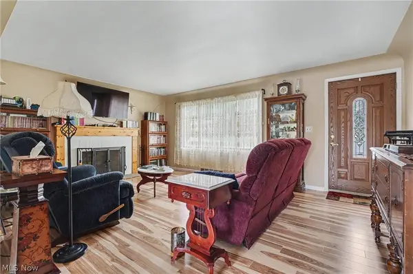 1997 Heather LN, Youngstown, OH 44511
