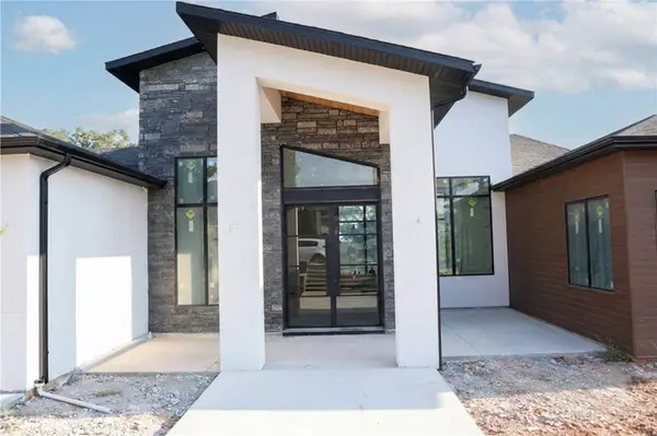 33 Wimbledon Dr