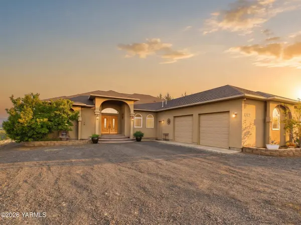 1742 Weikel Rd, Yakima, WA 98908