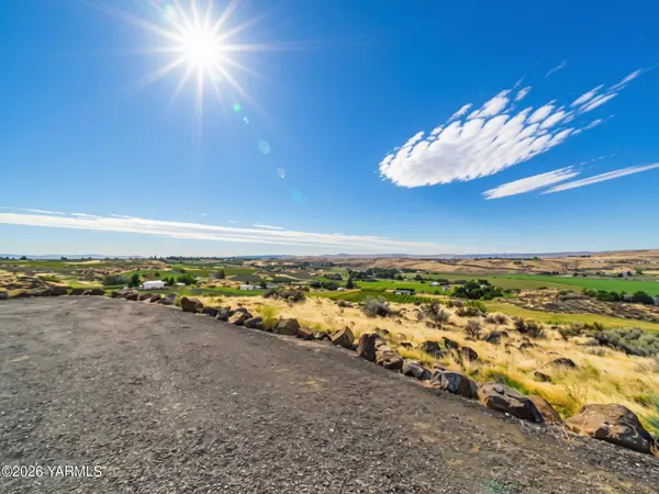 1742 Weikel Rd, Yakima, WA 98908
