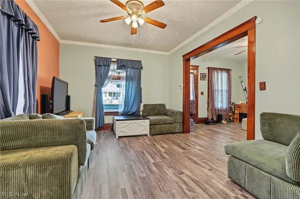 323 E Prospect ST, Girard, OH 44420