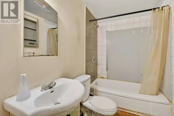 322-324 QUEEN MARY STREET, Ottawa, ON K1K1W9