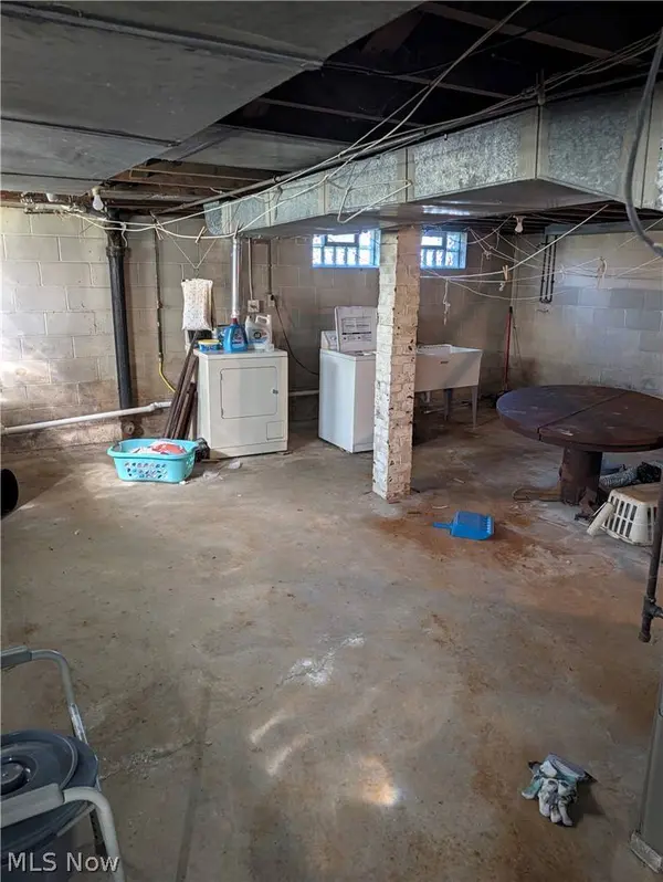 173 Como AVE, Struthers, OH 44471