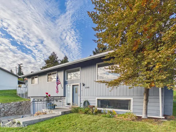 106 N 12th St, Selah, WA 98942