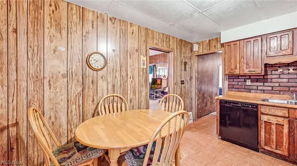 264 Valley DR, Youngstown, OH 44505