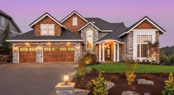 Selling a Luxury House? Why High-End Real Estate Is Leading the Metro Portland & SW WA Summer Market