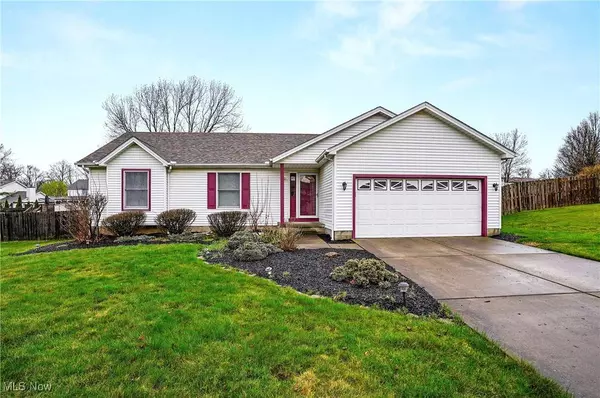 6874 Berry Blossom DR, Austintown, OH 44406