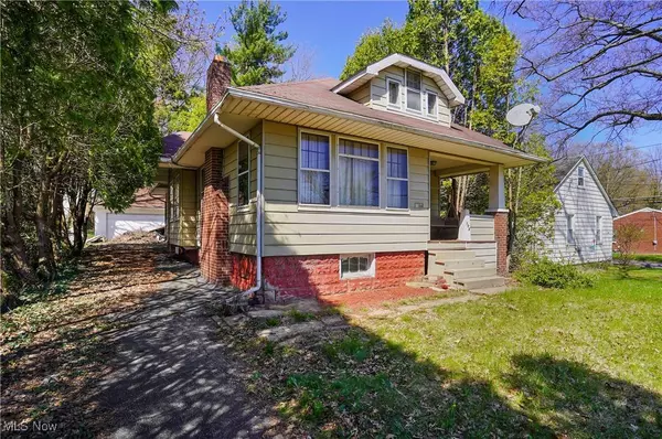 196 Maywood DR, Youngstown, OH 44512
