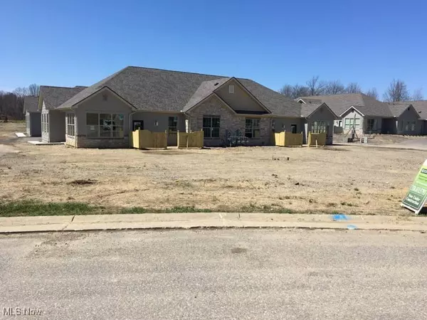 9264 Sharrott RD #1002, Poland, OH 44514