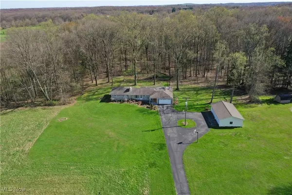 1212 Bedford RD, Lowellville, OH 44436