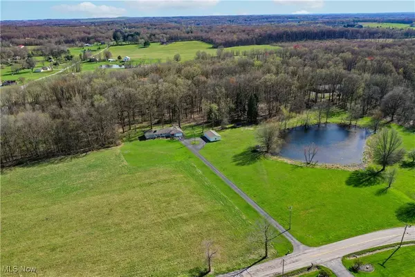 1212 Bedford RD, Lowellville, OH 44436