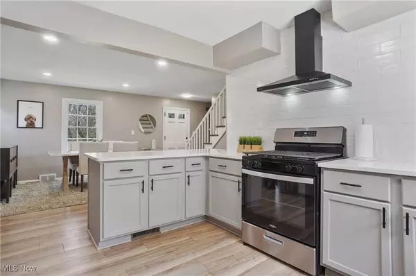 3430 Logan WAY, Youngstown, OH 44505