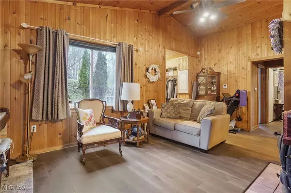 47401 Tomahawk DR, Negley, OH 44441