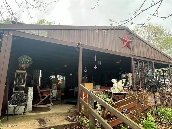 9105 Kiowa TRL, Negley, OH 44441