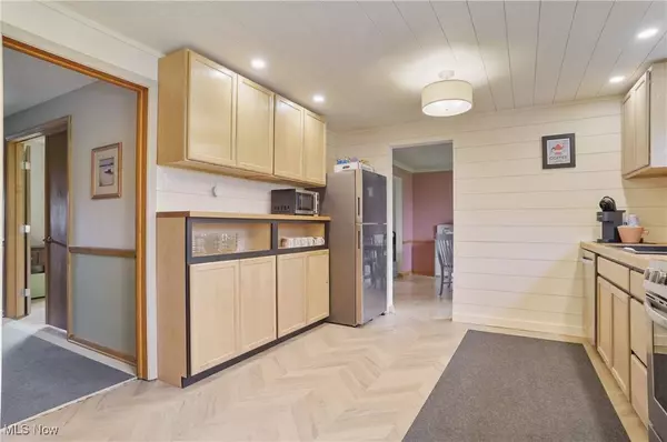 8040 Aquadale DR, Boardman, OH 44512