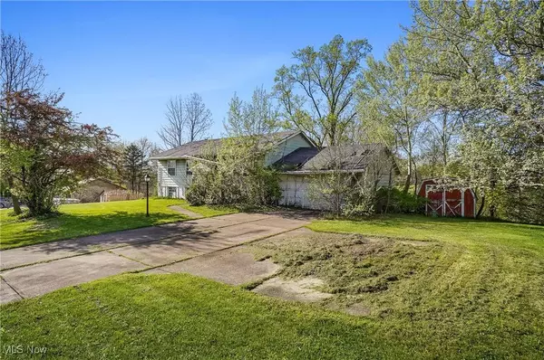 24858 Sherman ST, Homeworth, OH 44634