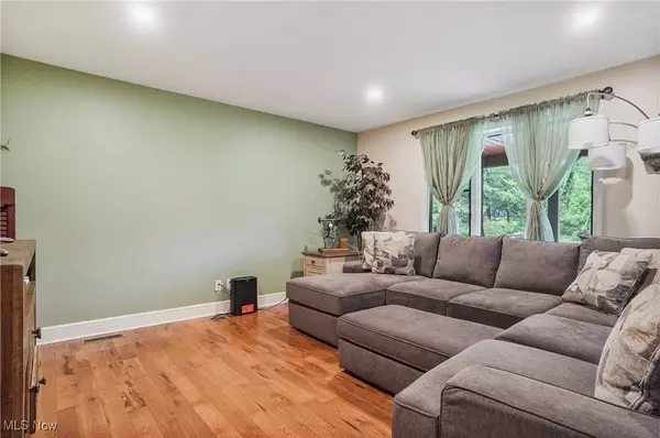 45169 State Route 46, New Waterford, OH 44445