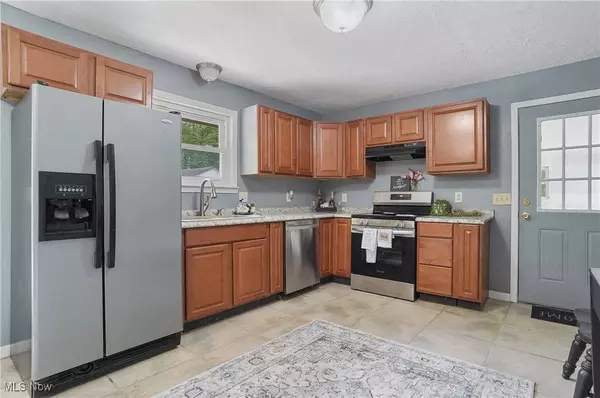 10699 Whippoorwill RD, Newton Falls, OH 44412