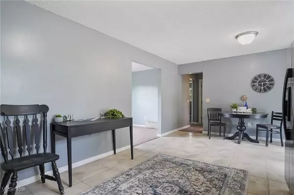 10699 Whippoorwill RD, Newton Falls, OH 44412