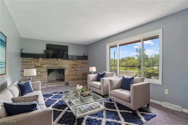 10699 Whippoorwill RD, Newton Falls, OH 44412