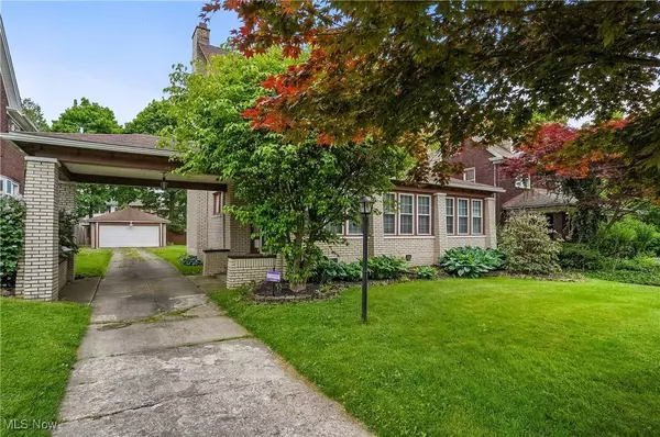 1829 Coronado AVE, Youngstown, OH 44504