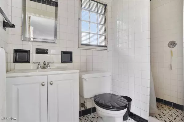 1829 Coronado AVE, Youngstown, OH 44504