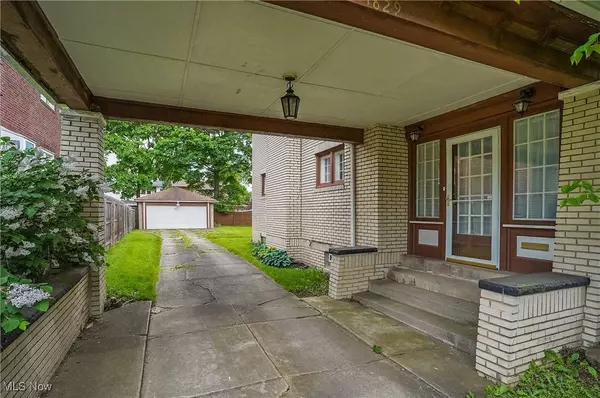 1829 Coronado AVE, Youngstown, OH 44504