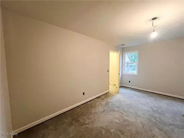 151 E 5th ST, Salem, OH 44460