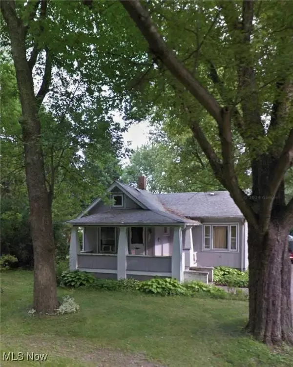 3343 Lawnview AVE, Lowellville, OH 44436