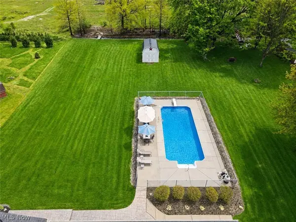 6645 Summit DR, Canfield, OH 44406