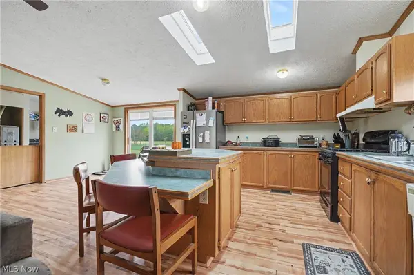 788 State Route 88 NE, Bristolville, OH 44402