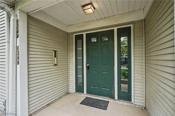1344 Fox Run CT, Youngstown, OH 44512