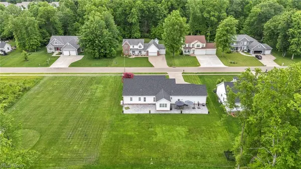 533 Terra Verde AVE, Columbiana, OH 44408