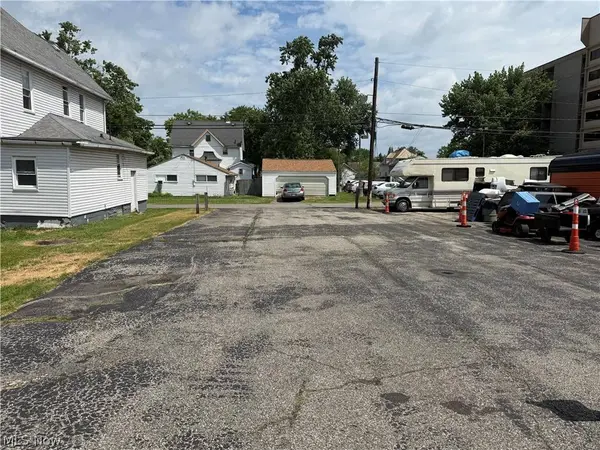 410 Robbins AVE, Niles, OH 44446