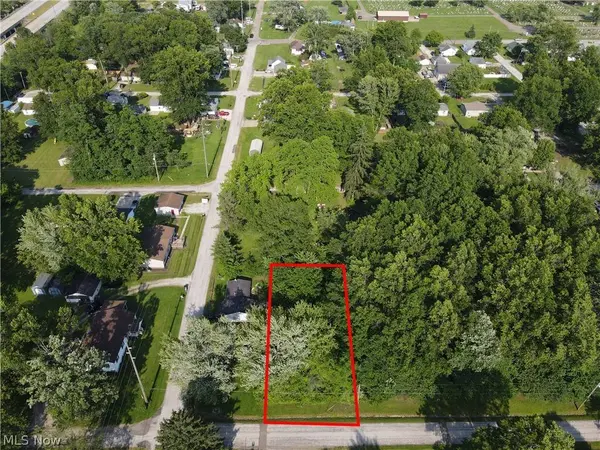 Meadowbrook AVE NE, Alliance, OH 44601