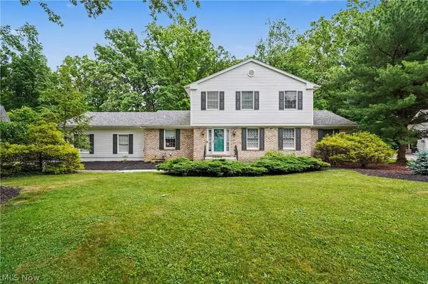 553 N Briarcliff DR, Canfield, OH 44406