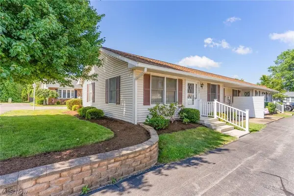 942 Canterbury LN, Salem, OH 44460