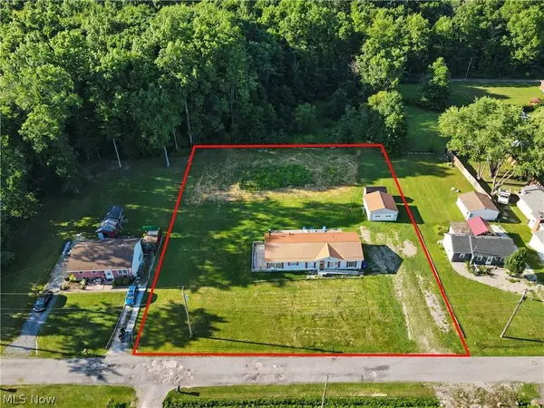 17366 Wick AVE, Lake Milton, OH 44429