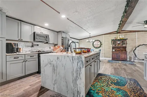 17366 Wick AVE, Lake Milton, OH 44429