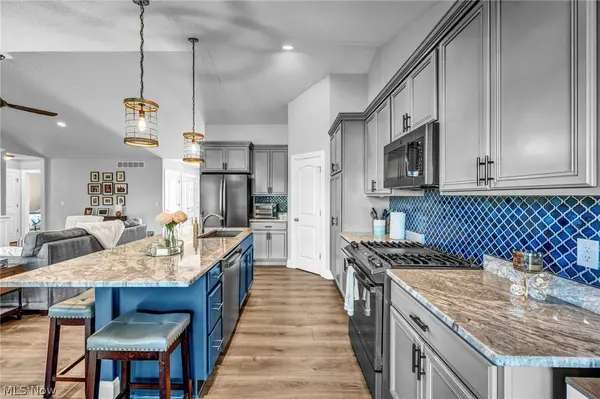 3998 Mary WAY, Canfield, OH 44406