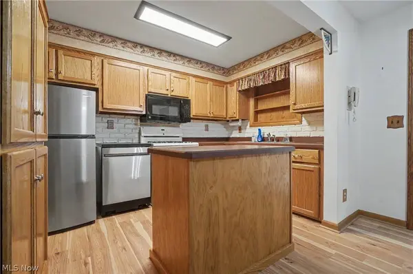 7436 Sugartree DR, Youngstown, OH 44512