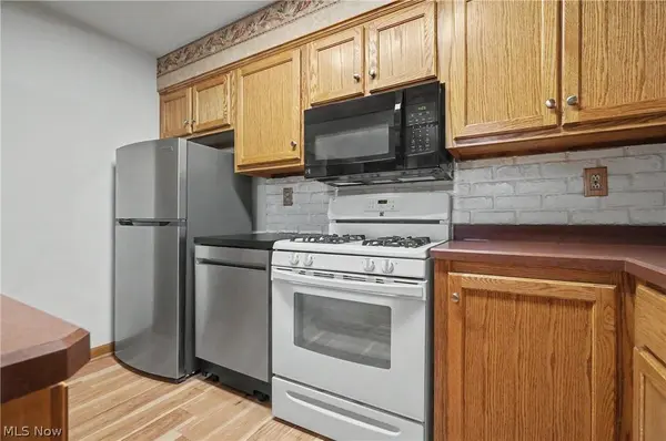 7436 Sugartree DR, Youngstown, OH 44512